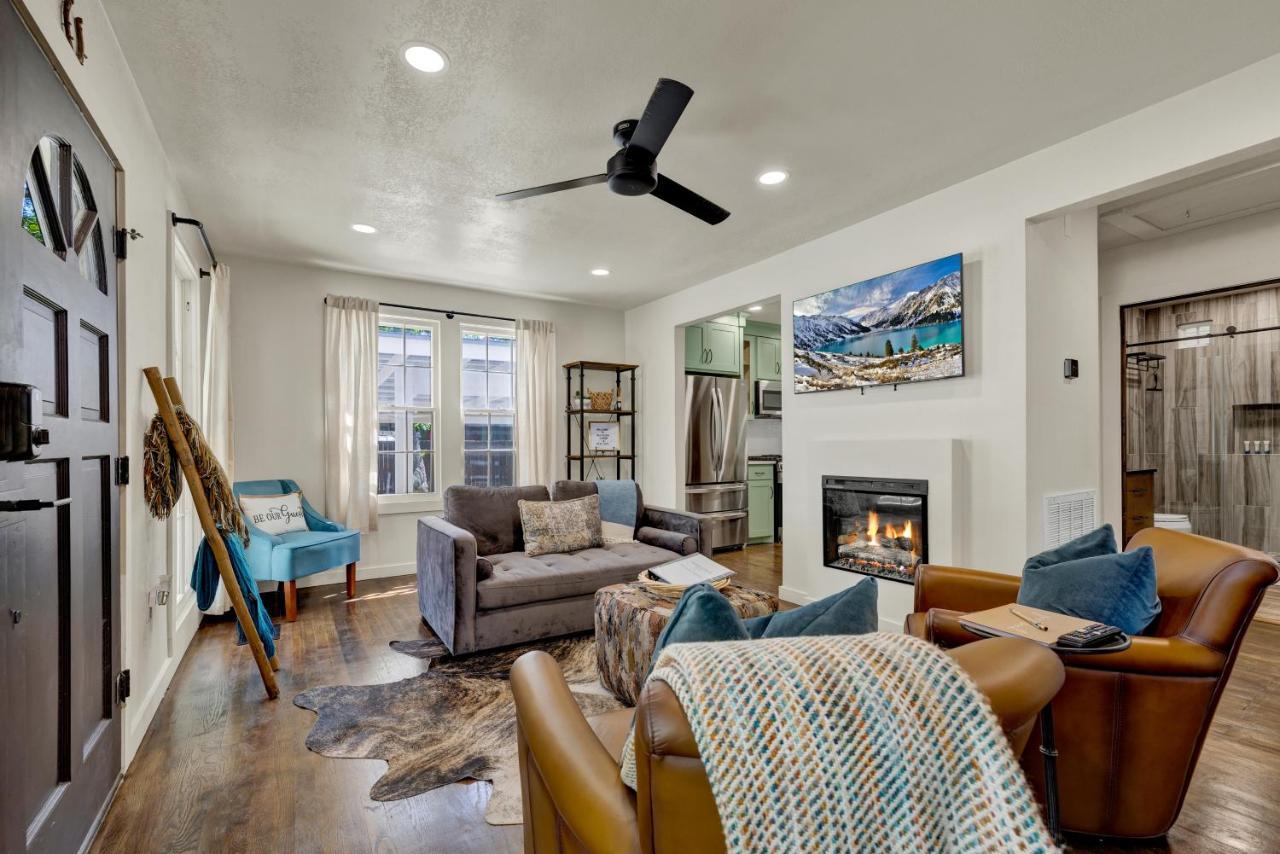 Southern Charm - Near Main With Hot Tub Fredericksburg Exteriér fotografie